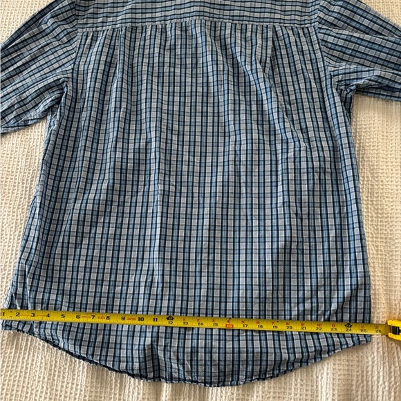 Izod Men's Navy and White Checkered Shirt - Picture 7 of 7